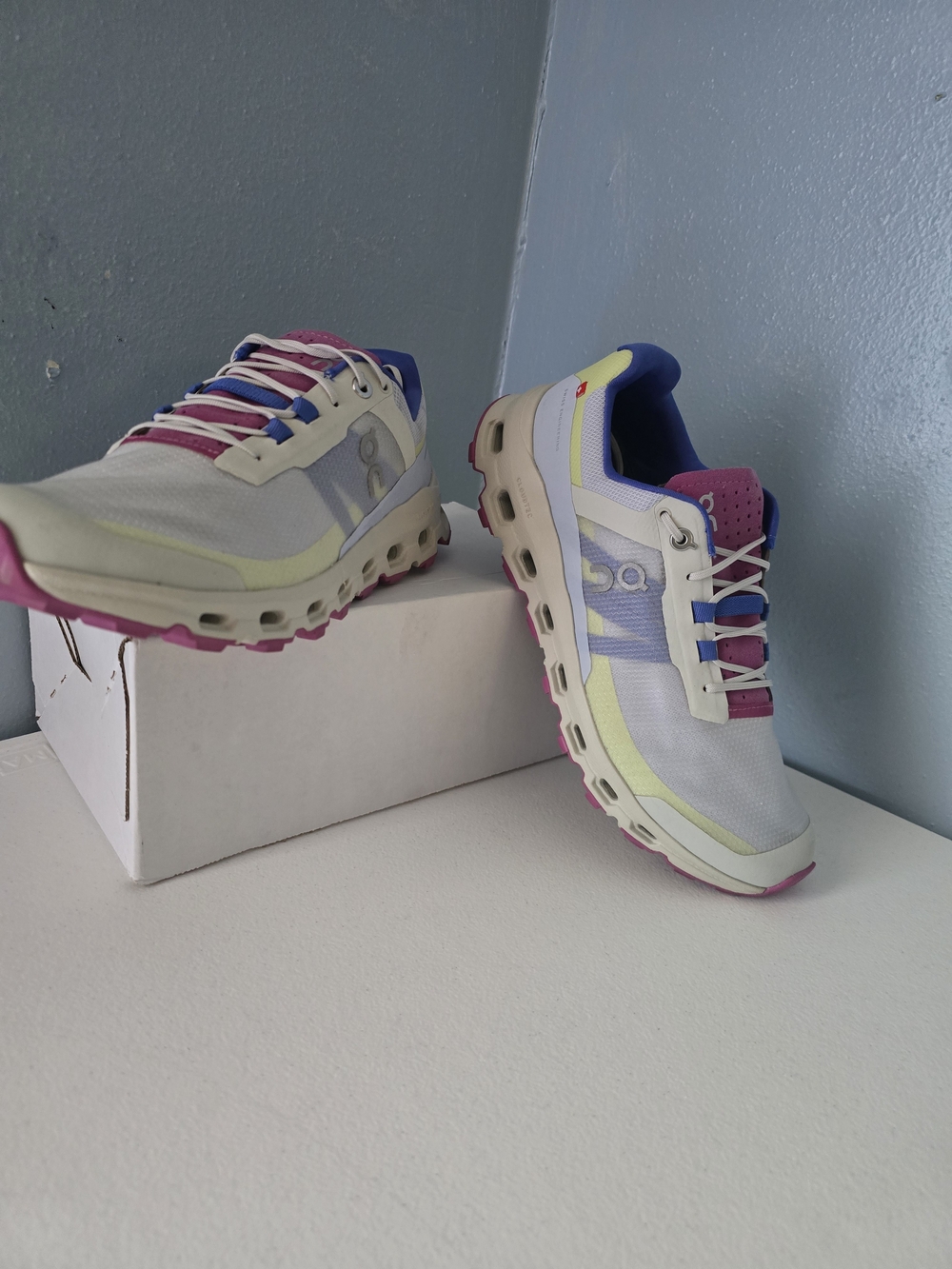 Lightweight Women's White Athletic Sneakers with Pink and Purple Accents Size8.5